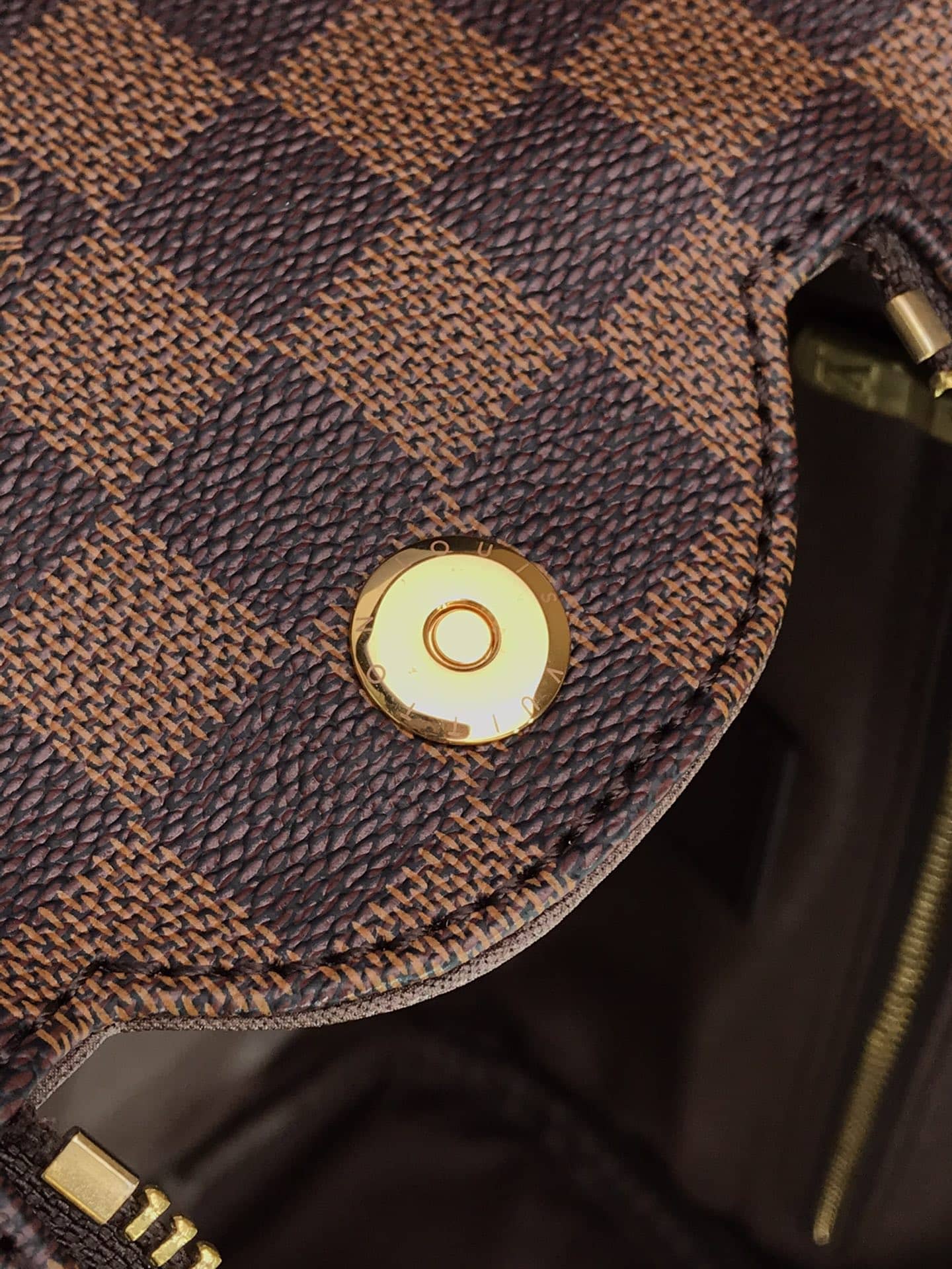 L0vis Vvtt0n King Size Toiletry Bag Replica M47528