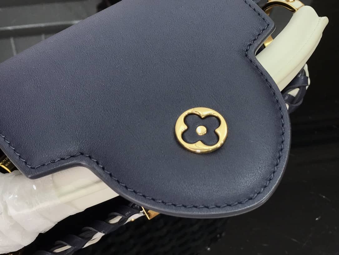 L0vis Vvtt0n Capucines Taurillon Hand Shoulder Bag Replica Blue M94519