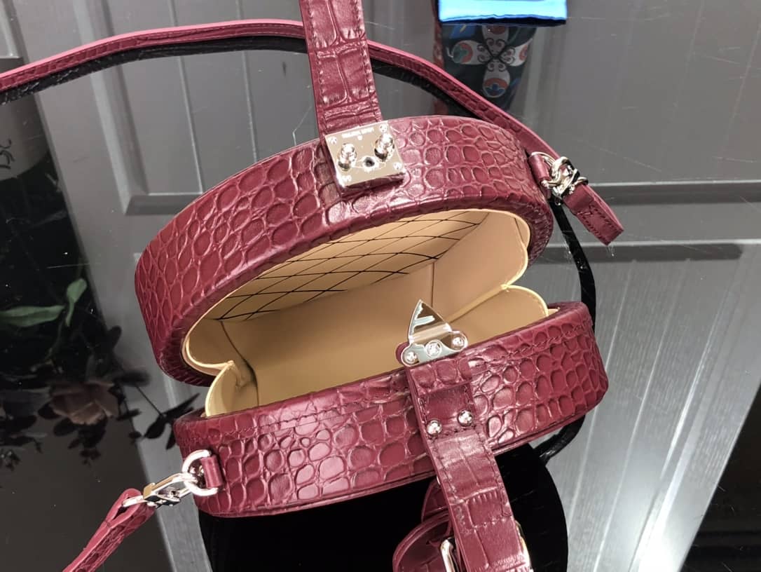 L0vis Vvtt0n Petite Boite Chapeau Crocodilien Brillant Replica Bag Red N93597