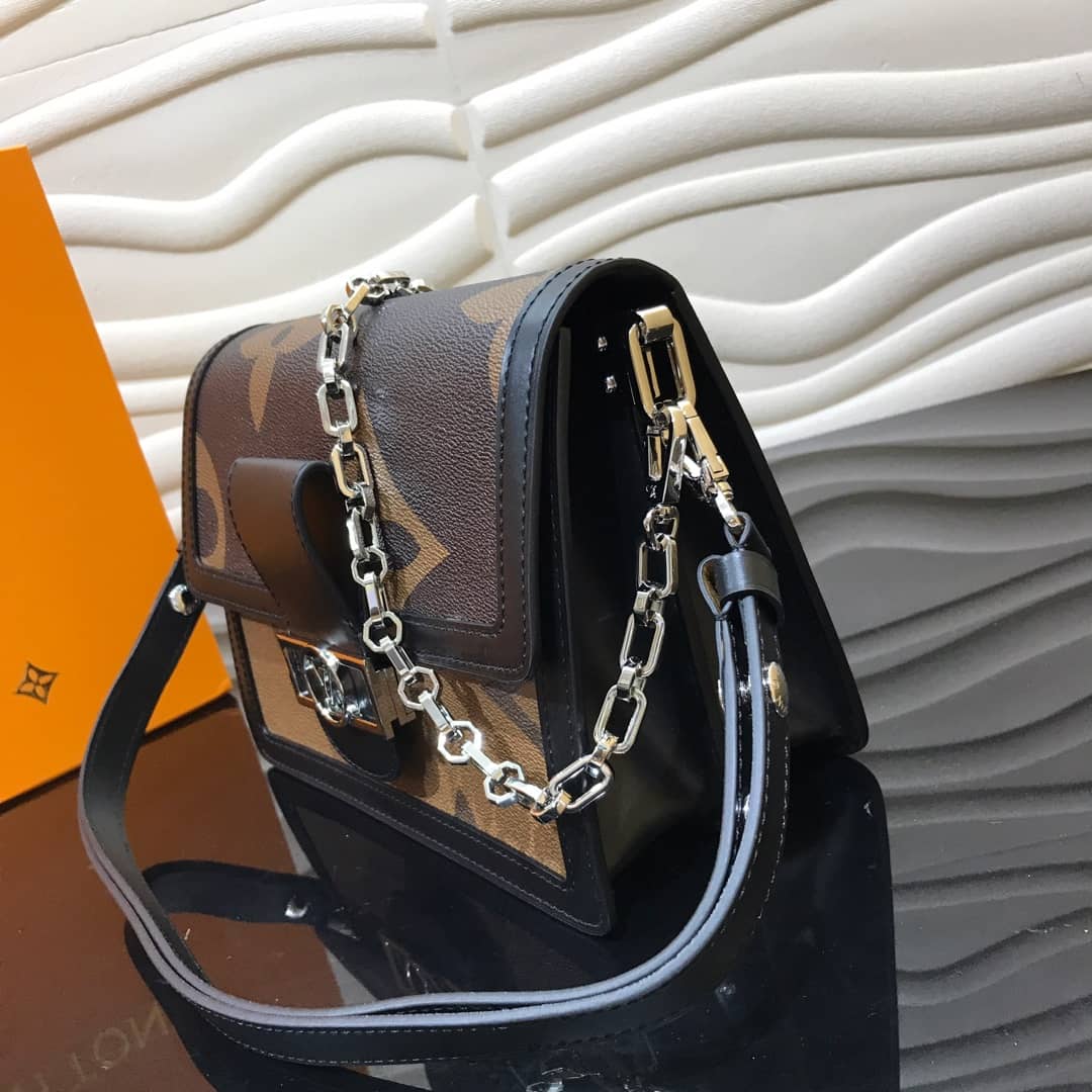 L0vis Vvtt0n Monogram MM Reverse Dauphine Shoulder Bag Replica Black M44391