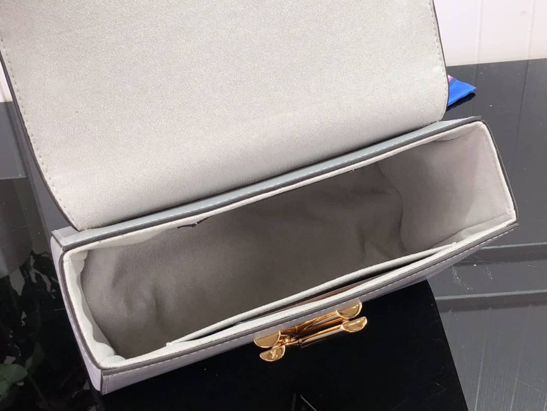 L0vis Vvtt0n Epi Leather Twist MM Replica Bag M58606