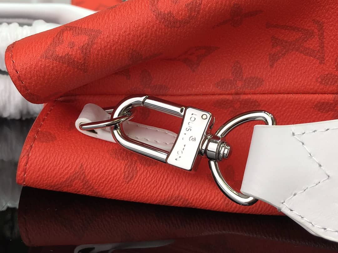 L0vis Vvtt0n “Tourist Vs Purist” Tote Bag