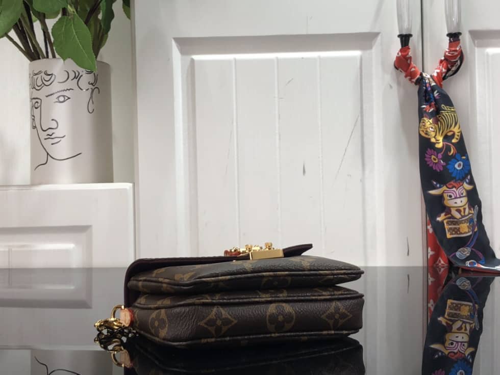 L0vis Vvtt0n Pochette Métis Monogram Reverse M80311 Replica