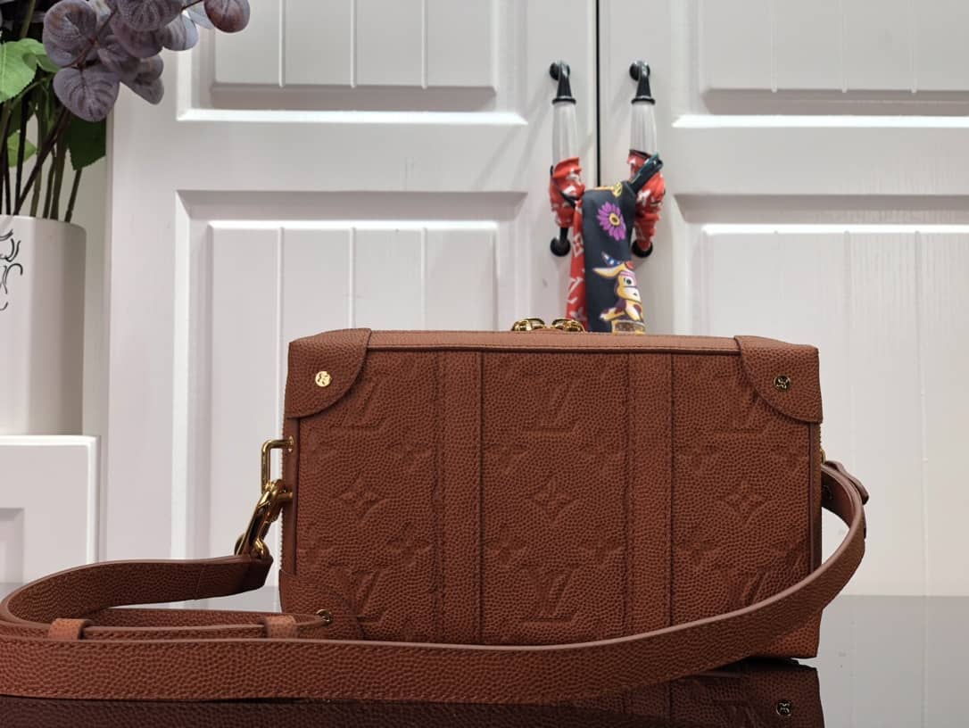 L0vis Vvtt0n Crossbody Dupe Soft Trunk NBA Wearable M80549