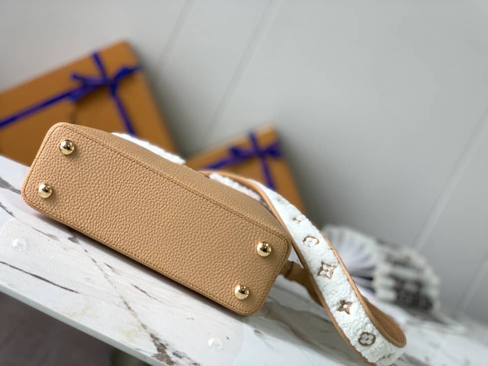 L0vis Vvtt0n Capucines BB Cruise M59267 Replica Crossbody Bag