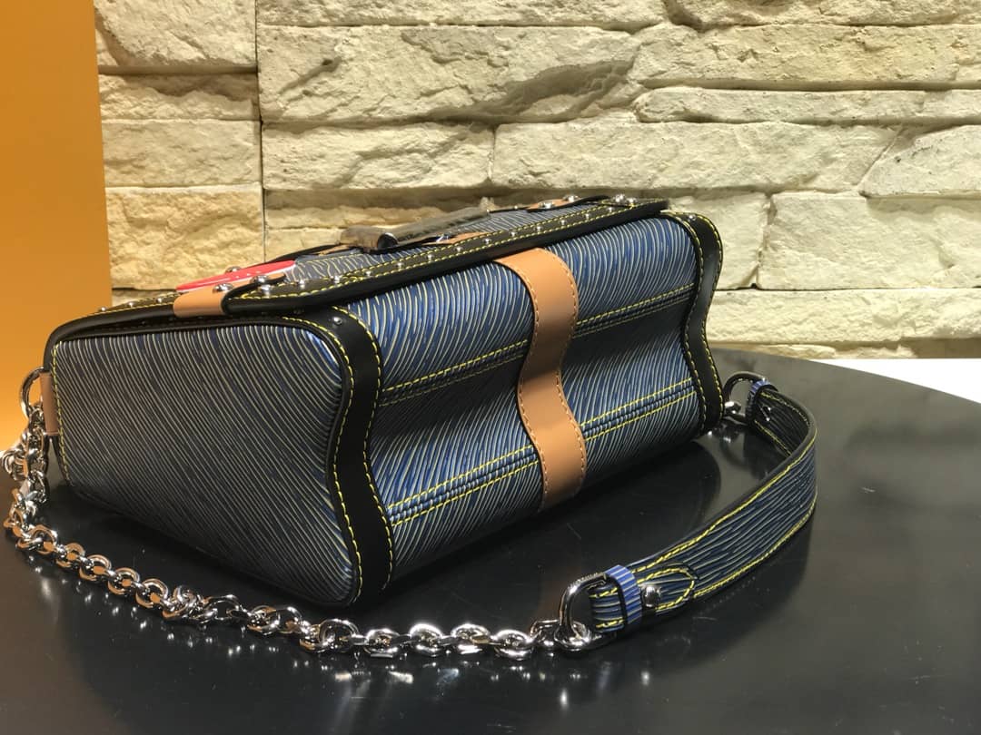 L0vis Vvtt0n Twist MM Bag Blue M50296 Replica