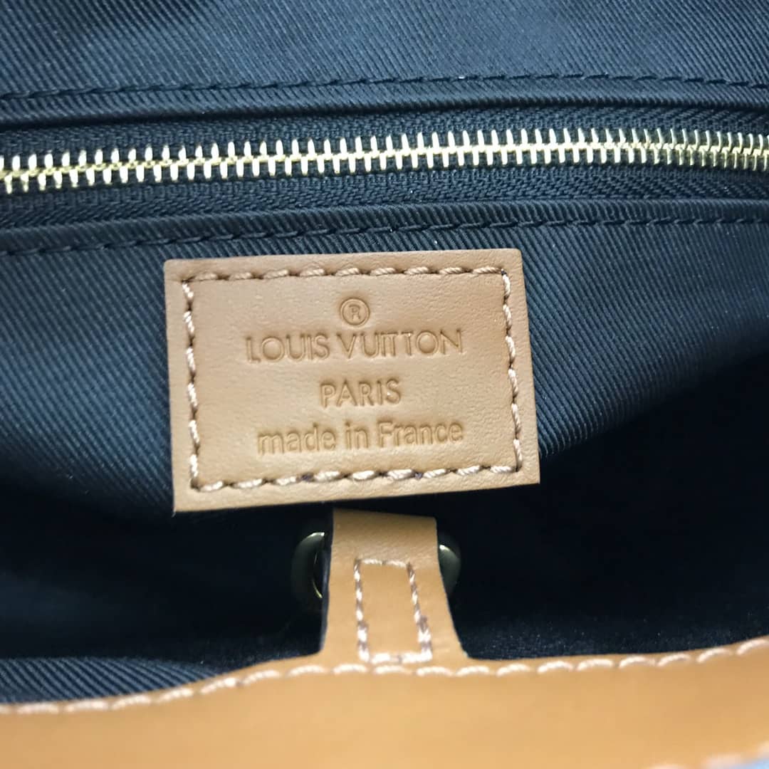 L0vis Vvtt0n Monogram Dauphine MM Replica Hobo M45195