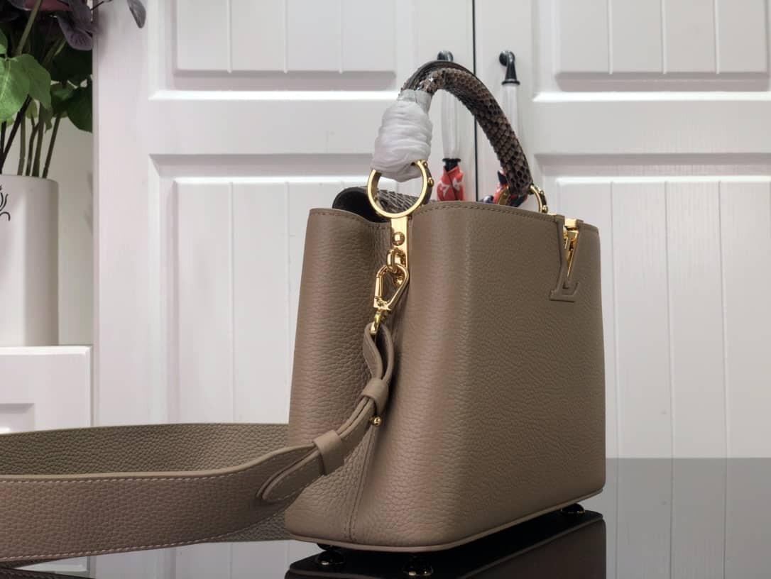 L0vis Vvtt0n Capucines Embroidery Replica Bag Gray M48865