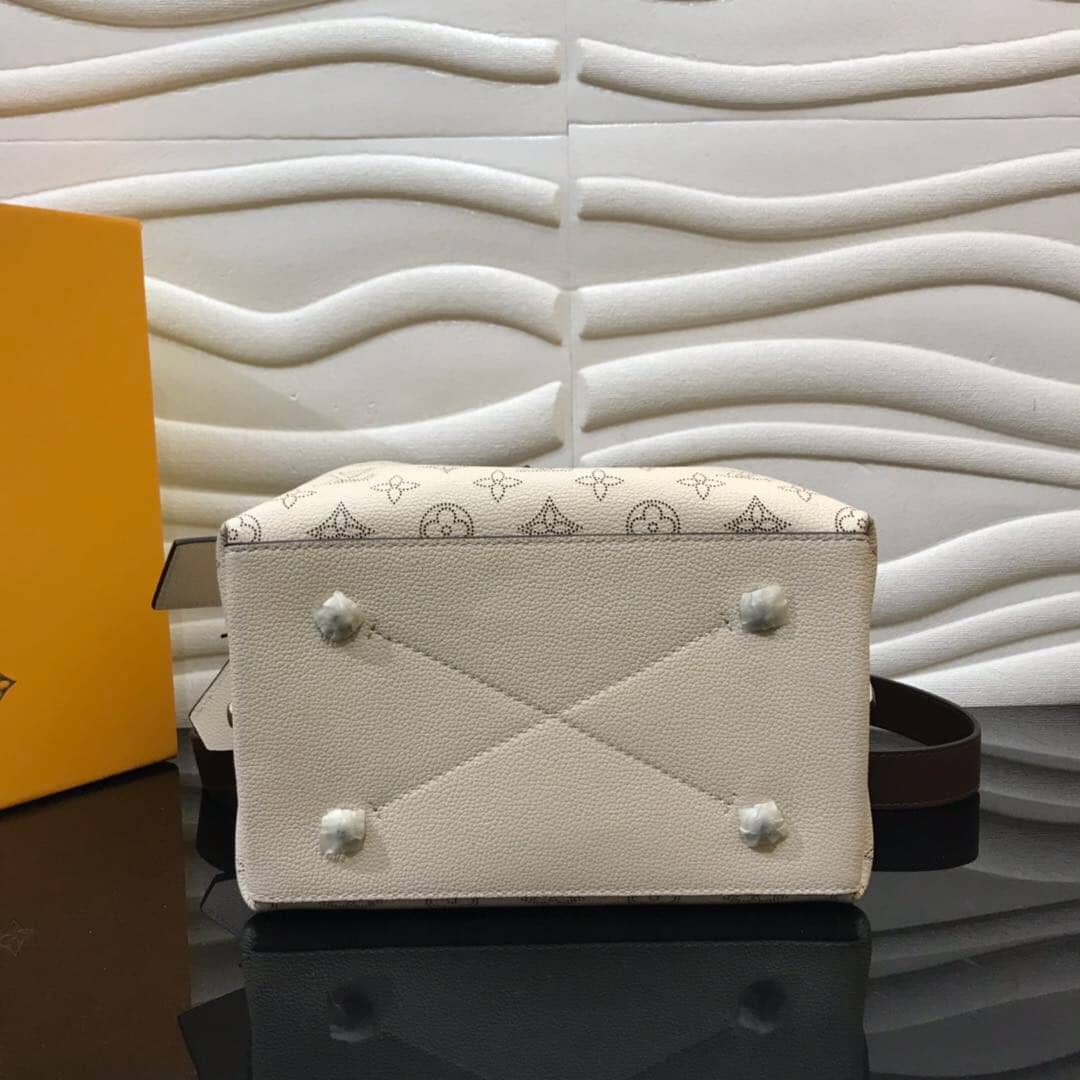 L0vis Vvtt0n Mahina Muria Replica Handbag Beige White M55801