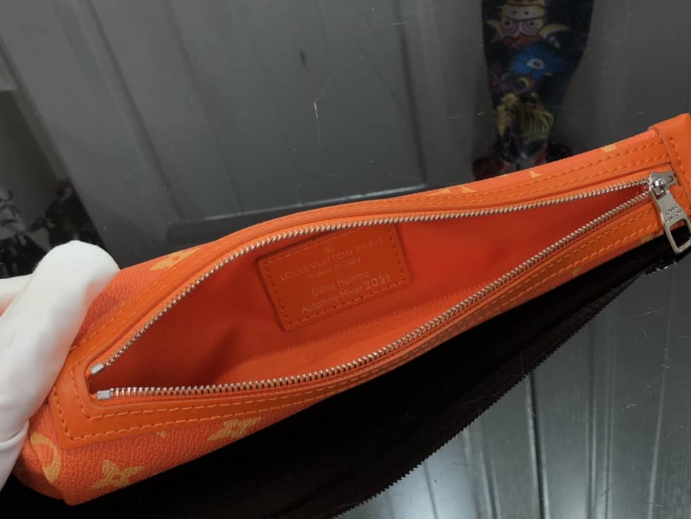 L0vis Vvtt0n Carrot Pouch Everyday Pouch Virgil Abloh 2021 M80851 Replica