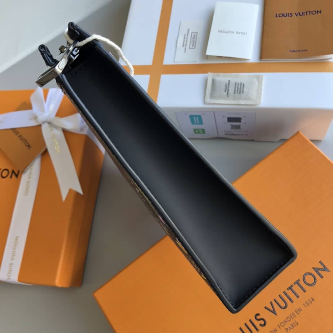 L0vis Vvtt0n Monogram Eclipse Canvas Replica Pochette Voyage MM Black M61692