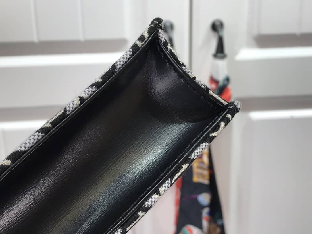 L0vis Vvtt0n Monogram Petit Sac Plat 2Way Replica Shoulder Bag Black M69442