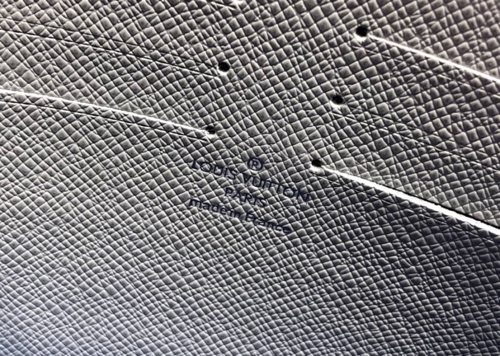 L0vis Vvtt0n Taiga Pochette Voyage Blue M59147 Replica