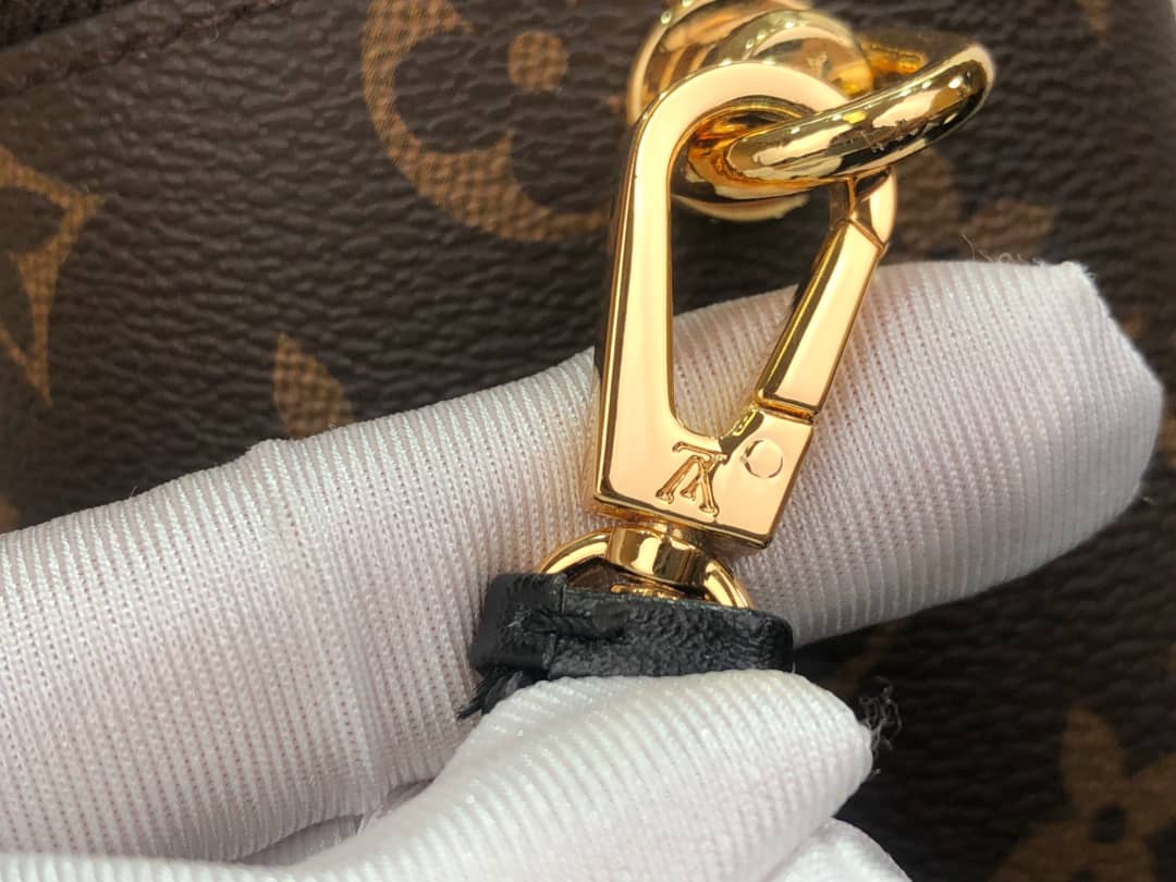 L0vis Vvtt0n Monogram Reverse Canvas Vanity PM M45165 Replica