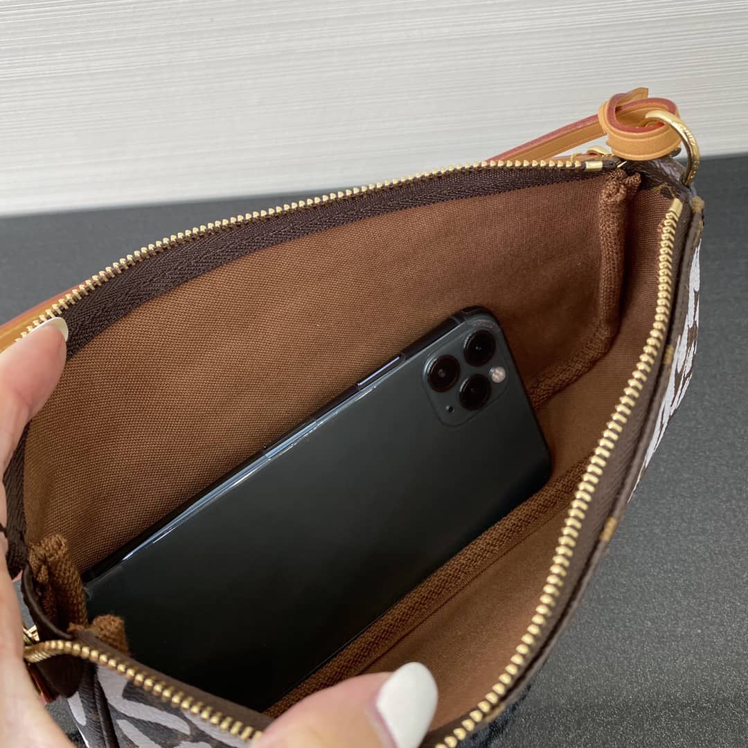 L0vis Vvtt0n Pochette Dupe 2001 Accessories Graffiti Monogram Bag M51980 White