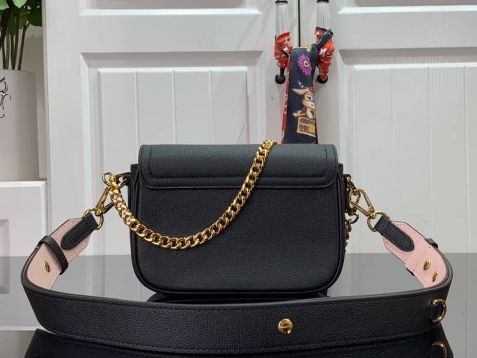 L0vis Vvtt0n Lockme Tender Leather Black M58557 Replica Crossbody Bag