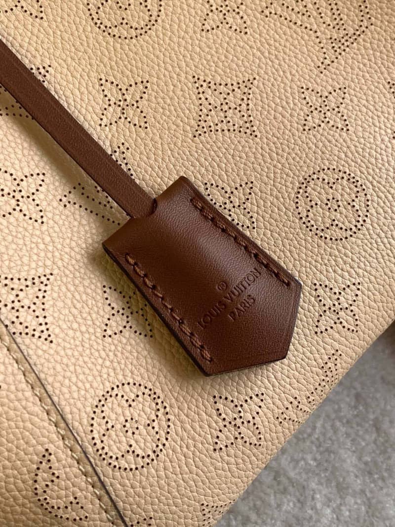 L0vis Vvtt0n Mahina Hina PM Leather Tote Replica Beige M54353