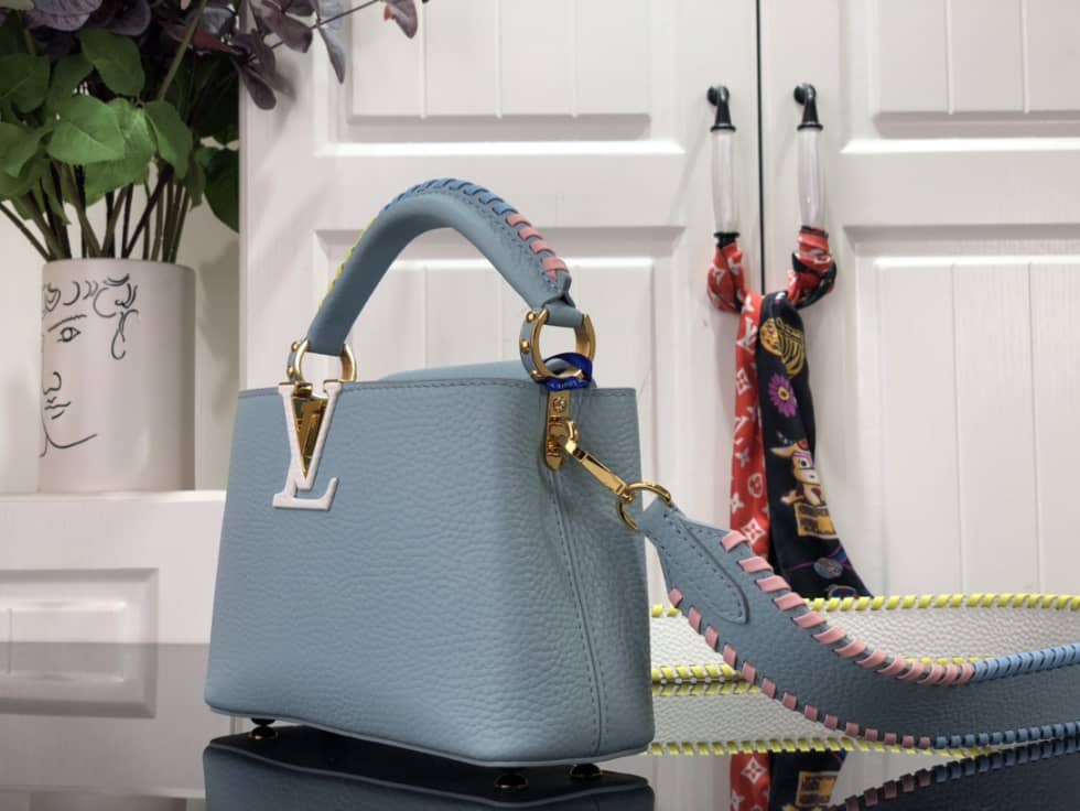 L0vis Vvtt0n Capucines Mini M57945 Replica Shoulder Bag