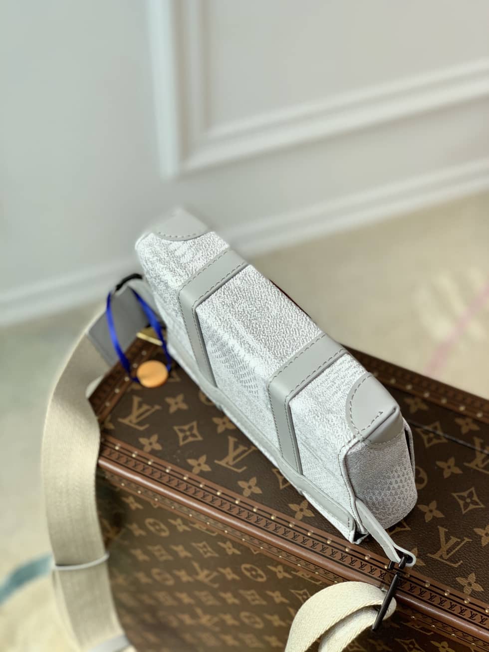 L0vis Vvtt0n Trunk Slingbag Damier Salt Marine N50061 Replica Shoulder Bag