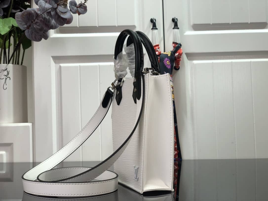 L0vis Vvtt0n Petit Sac Plat Flat Shoulder Bag Replica White M80169