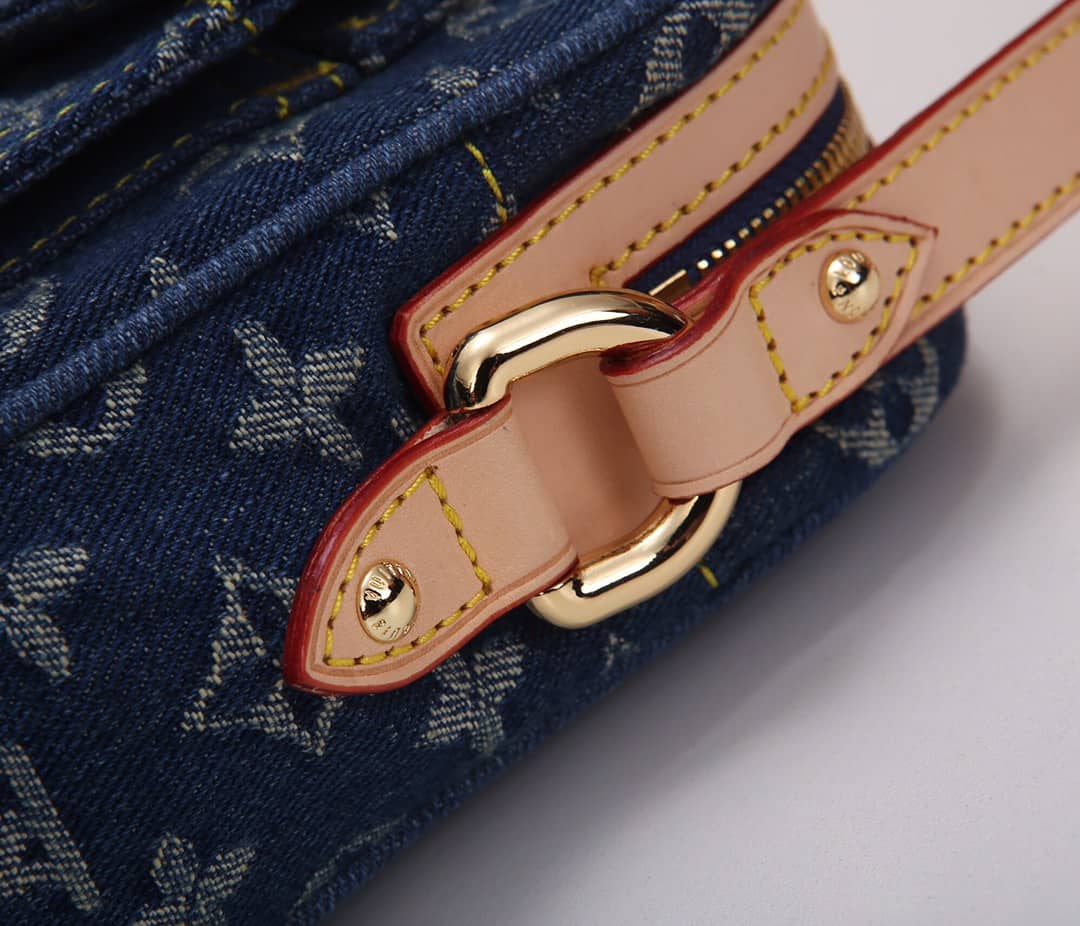 L0vis Vvtt0n Monogram Denim Replica Camera Bag M95348