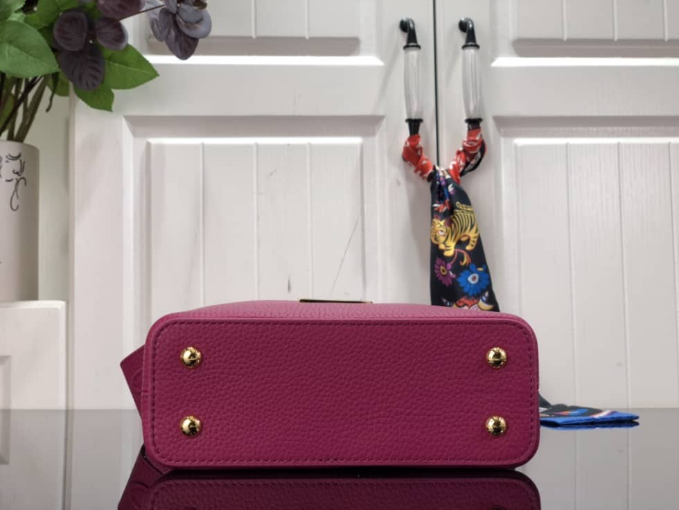 L0vis Vvtt0n Capucines MM Rose M59066 Replica Shoulder Bag