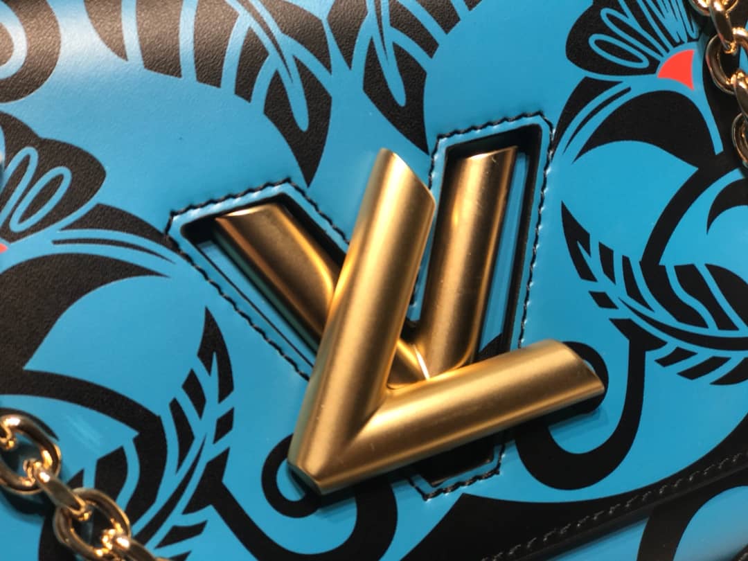 L0vis Vvtt0n Twist MM Bag Blue M50296 Replica