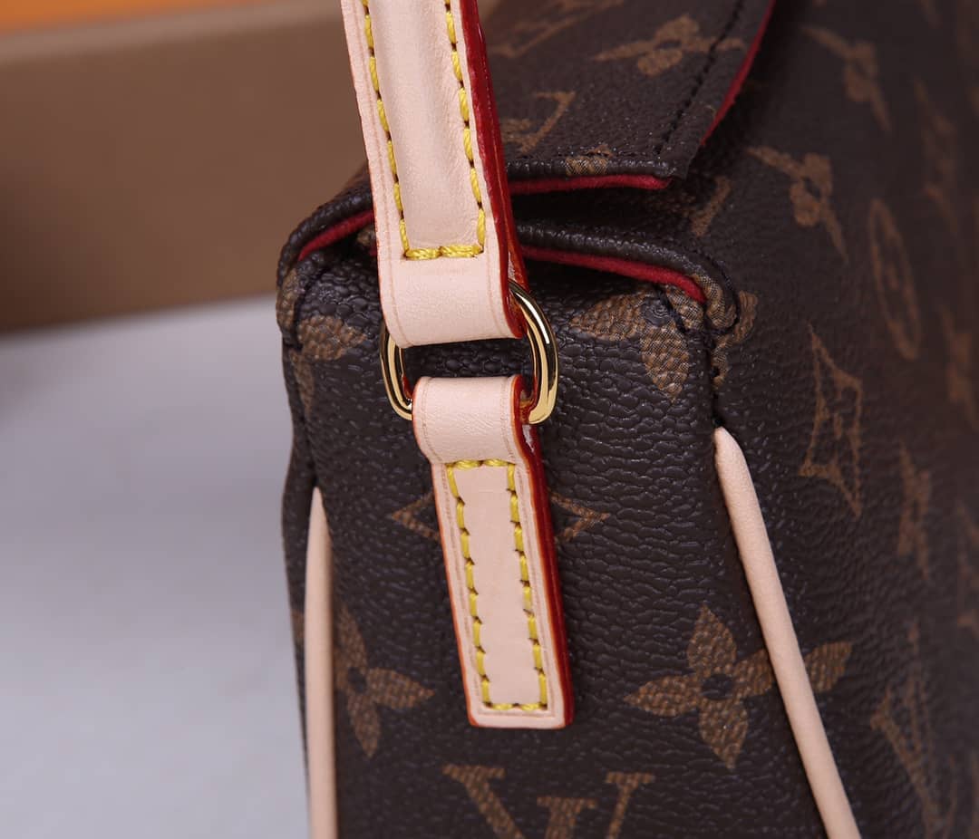 L0vis Vvtt0n Monogram Recital Leather Shoulder Bag Replica M51900