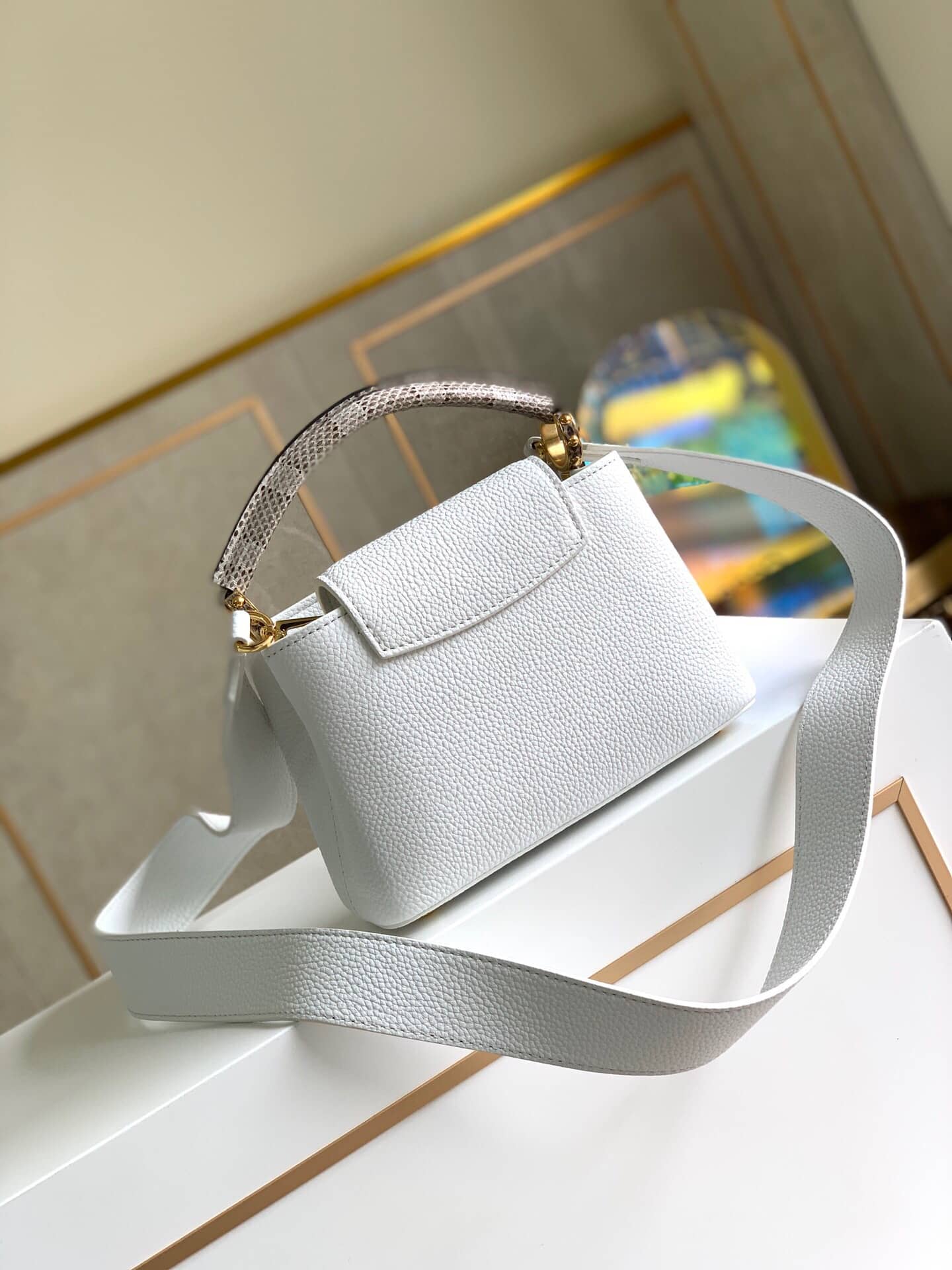 L0vis Vvtt0n Capucines Mini Bag Replica White M55921