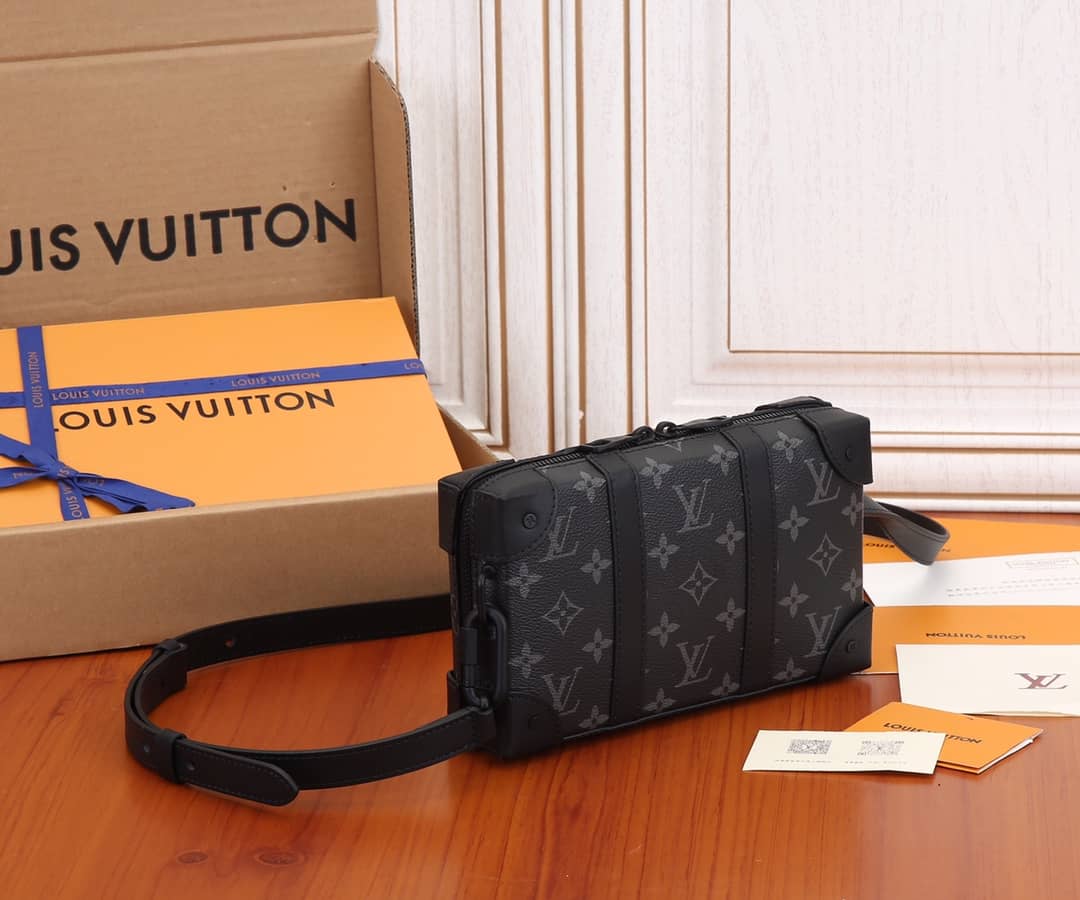 L0vis Vvtt0n Pochette Dupe Monogram Eclipse Soft Trunk M69838
