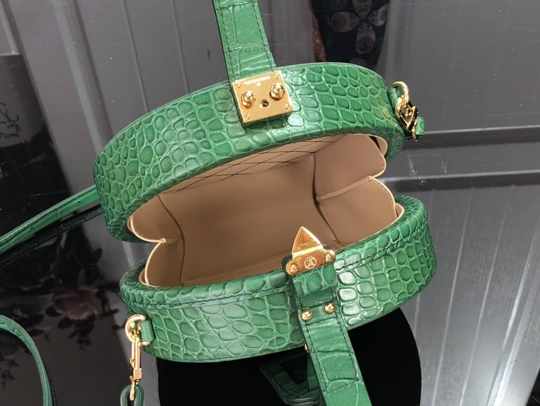 L0vis Vvtt0n Petite Boite Chapeau Crocodilien Brillant Replica Bag Green N93597