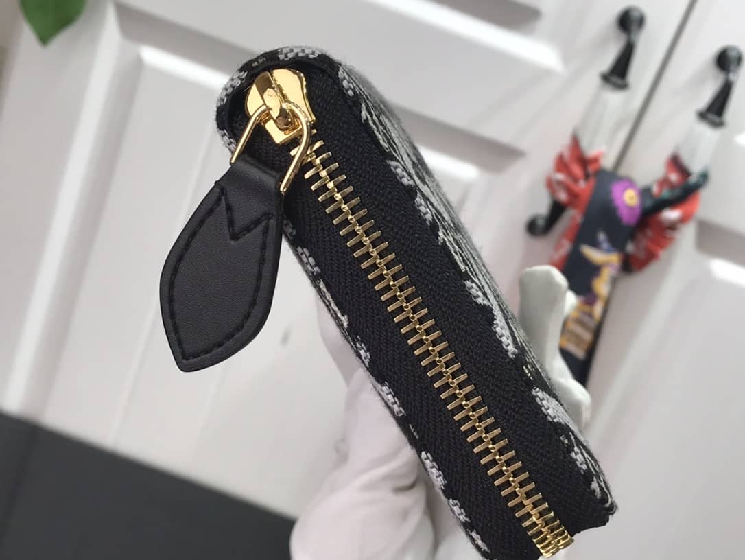 L0vis Vvtt0n Replica Since 1854 Zippy Wallet M69994