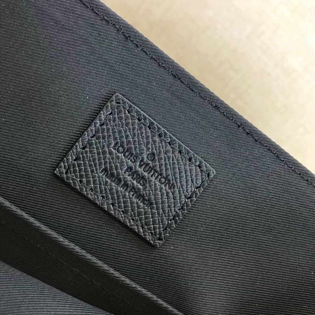 L0vis Vvtt0n Roman PM Taiga Line Shoulder Bag Replica M30619