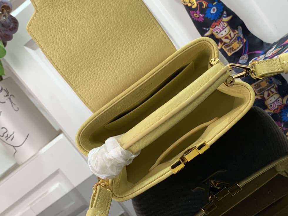 L0vis Vvtt0n Capucines Mini Yellow M59872 Replica Shoulder Bag