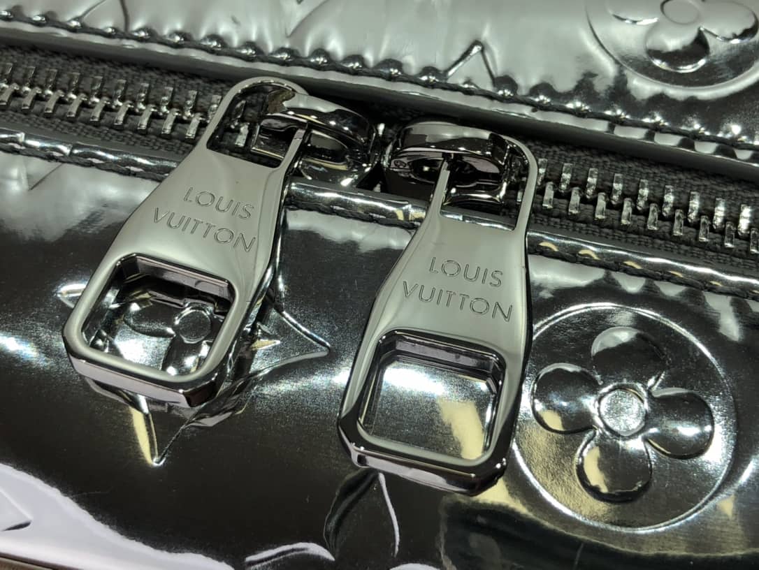 L0vis Vvtt0n Monogram Mirror Coated Canvas Neo Porte Documents Voyage Replica M58755