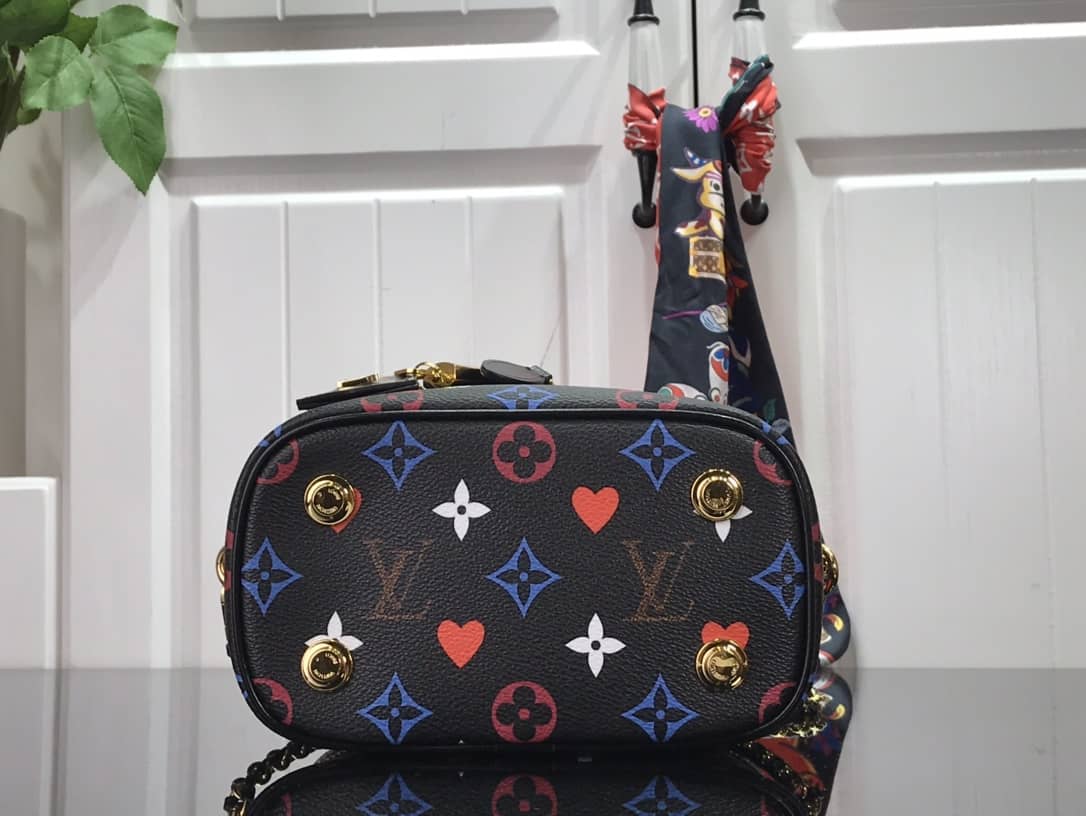 L0vis Vvtt0n Game On Vanity PM Bag Replica M57482