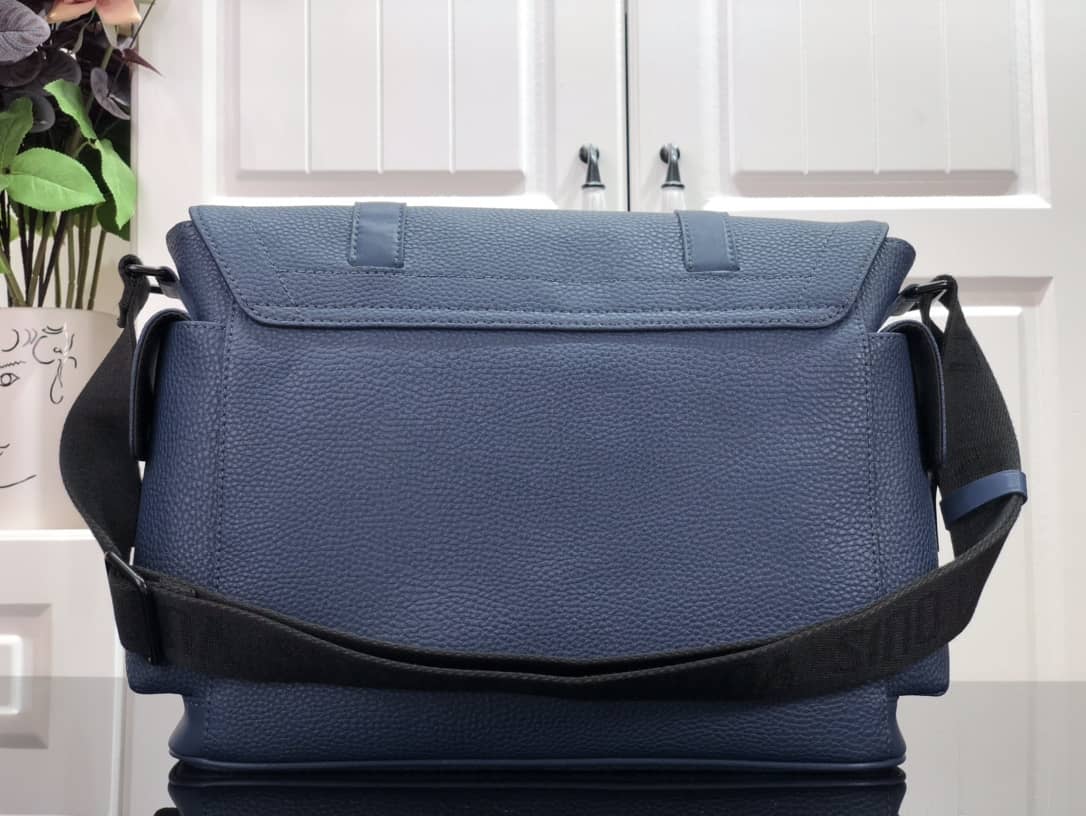 L0vis Vvtt0n Trunk Taurillon Leather Messenger Bag Replica Blue M58494