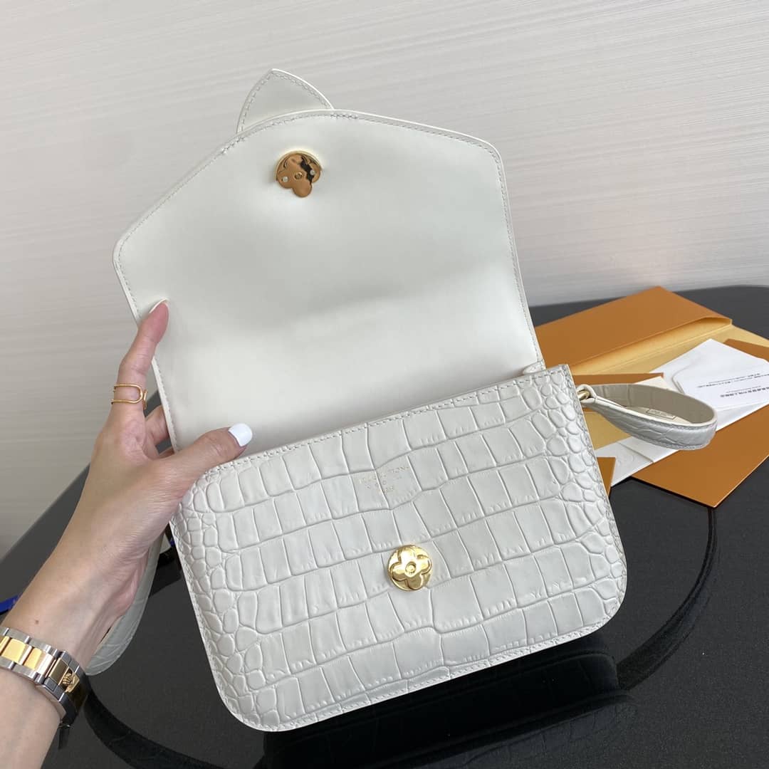 L0vis Vvtt0n Pont 9 Leather Crossbody Bag M55948