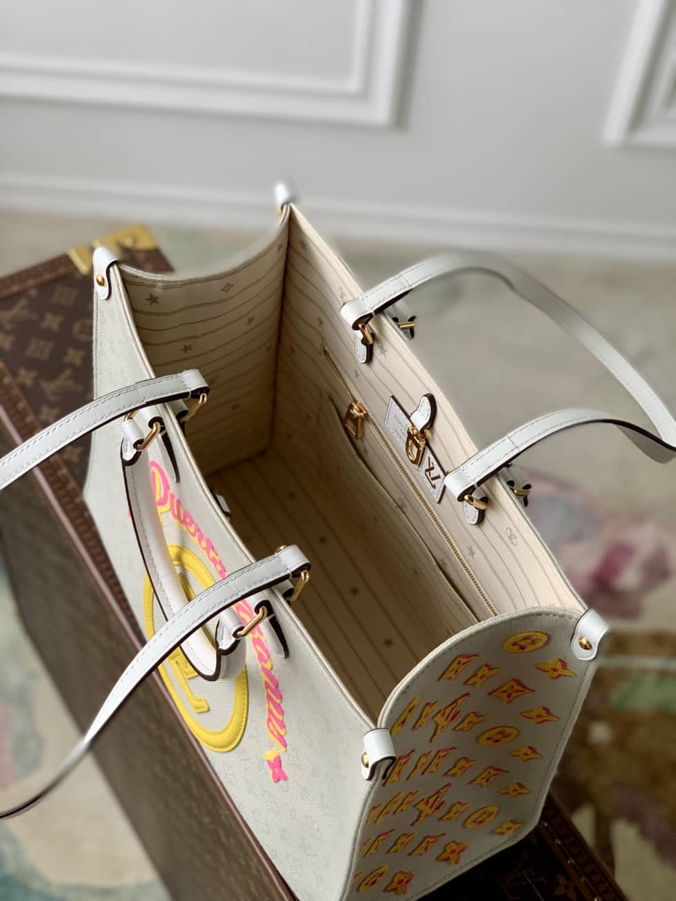 L0vis Vvtt0n OnTheGo MM M20815 Replica Tote