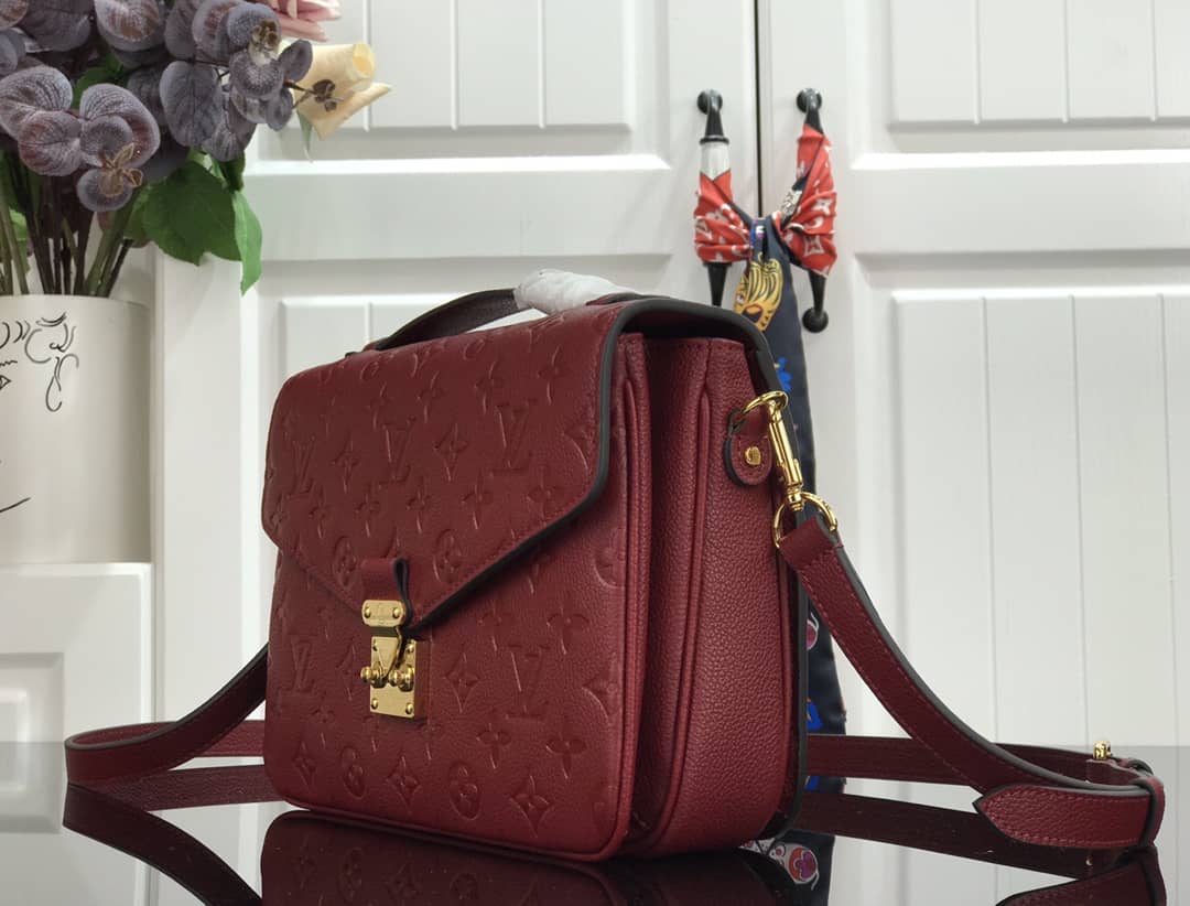 L0vis Vvtt0n Pochette Metis Marine Leather Red M44071 Replica Shoulder Bag