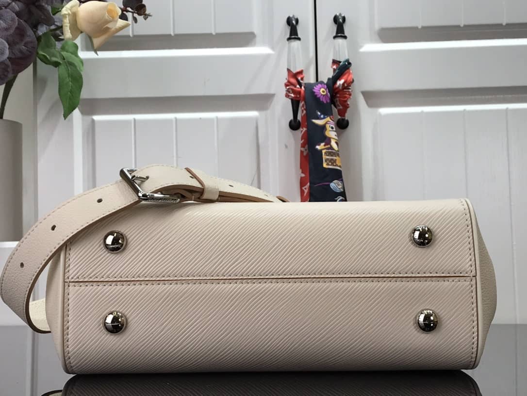 L0vis Vvtt0n Grenelle PM Tote Replica Apricot M57681