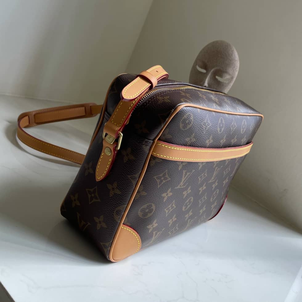 L0vis Vvtt0n Monogram Trocadero 30 M51272 Replica Camera Bag