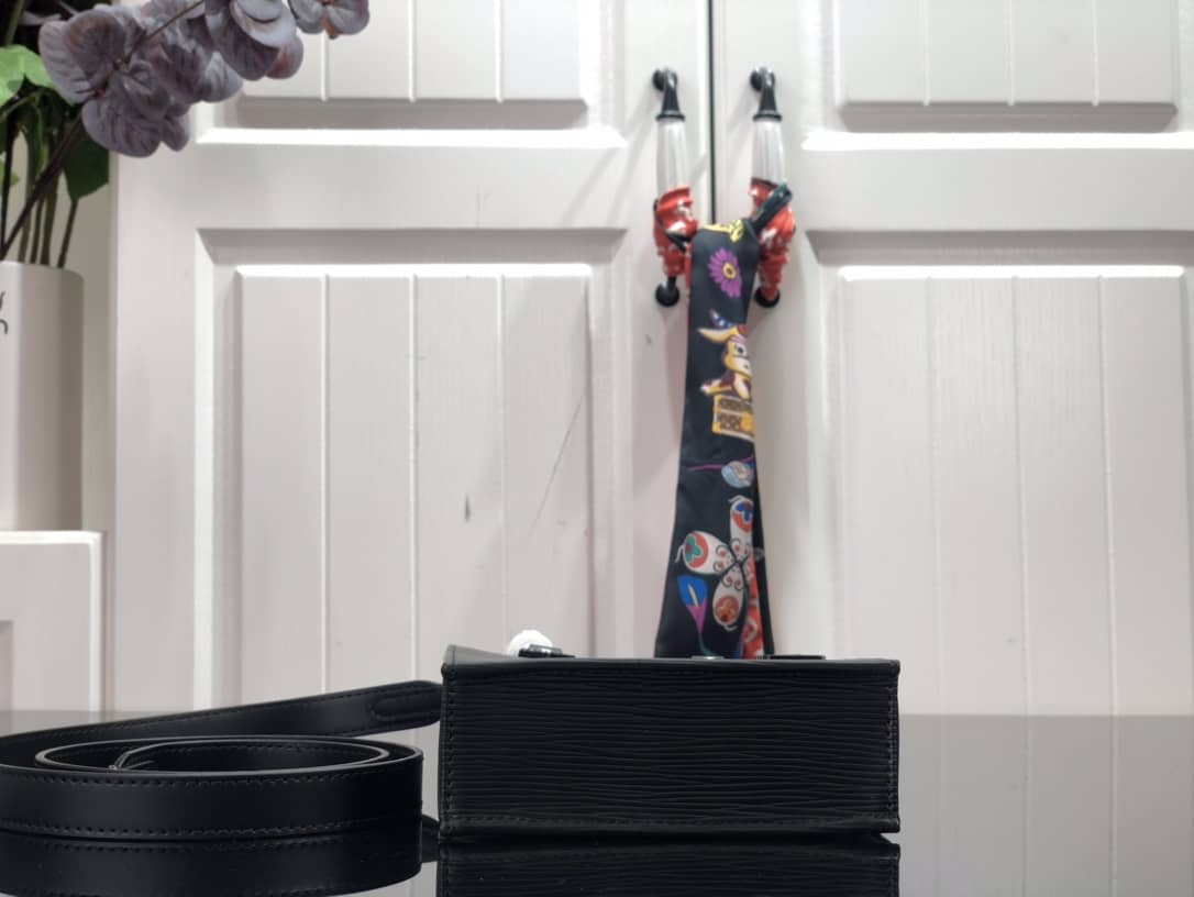 L0vis Vvtt0n Petit Sac Plat Flat Shoulder Bag Replica Black M80169