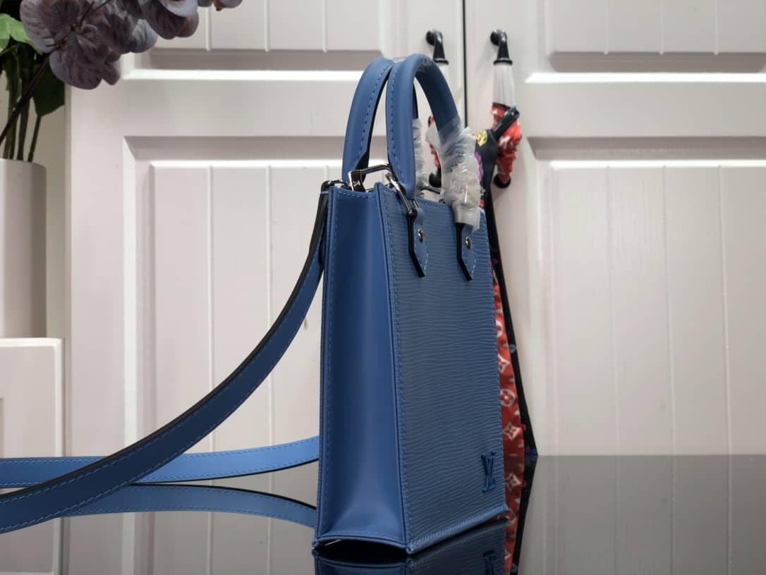 L0vis Vvtt0n Petit Sac Plat Flat Shoulder Bag Replica Blue M80169