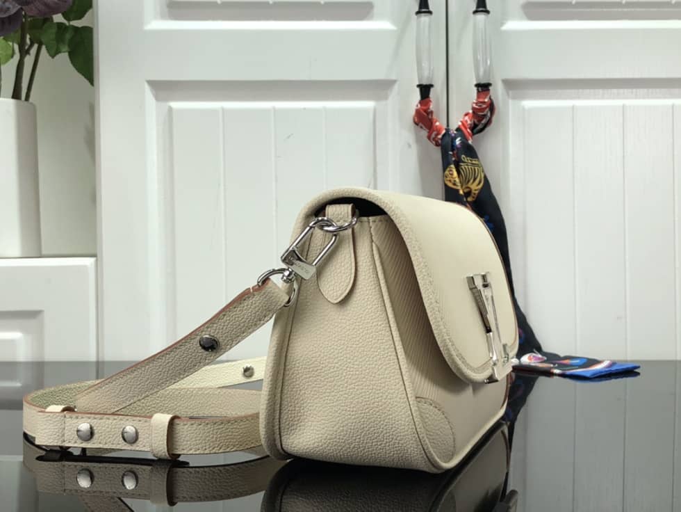 L0vis Vvtt0n Buci Epi Leather Brown M59457 Replica Crossbody Bag