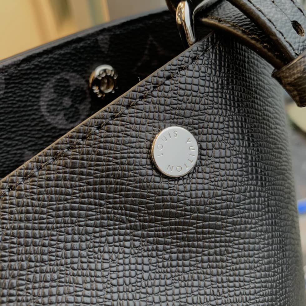 L0vis Vvtt0n Split Tote Eclipse Taiga Black M30431 Replica Mens Bag