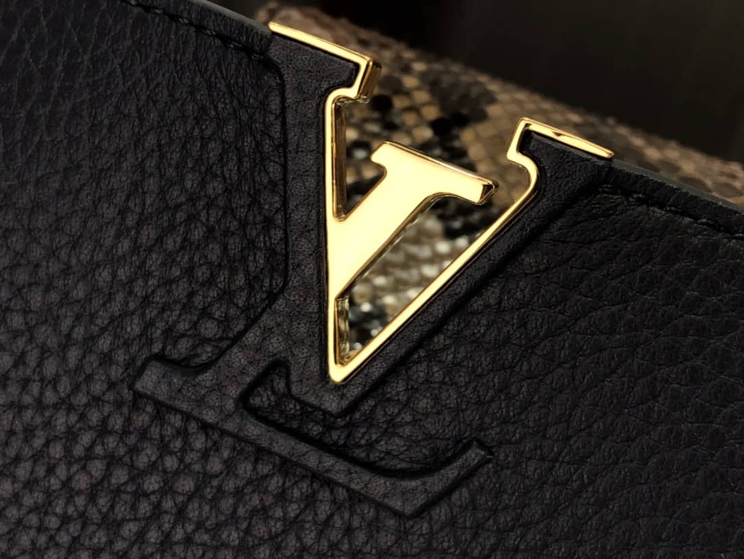 L0vis Vvtt0n Capucines Embroidery Replica Bag Blue M48865