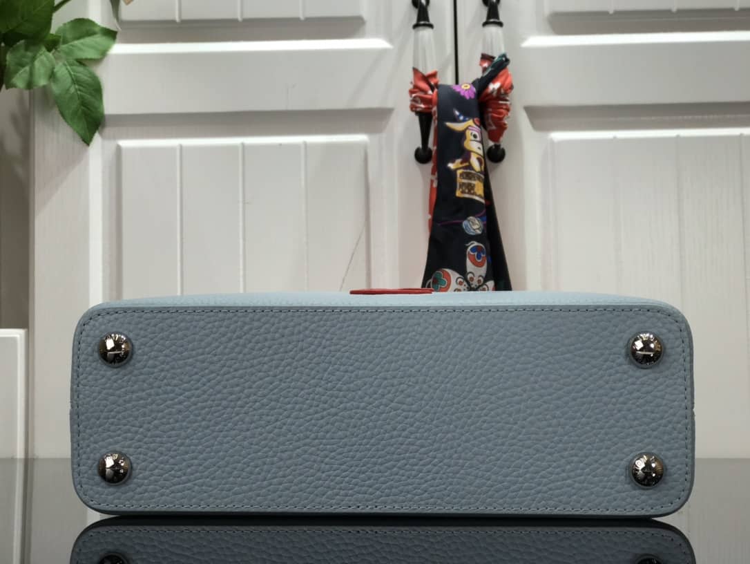 L0vis Vvtt0n Capucines Mini Taurillon Leather Replica Bag Blue M57520