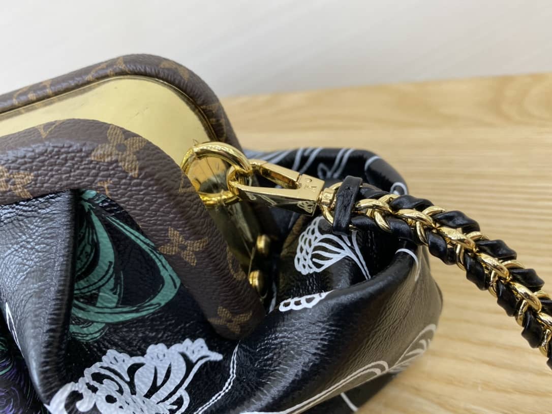 L0vis Vvtt0n Monogram Canvas Boursicot EW Replica Bag Black M45229