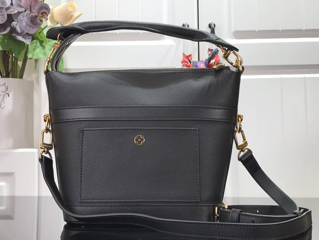 L0vis Vvtt0n Cruiser PM Calfskin Leather Replica Bag Black M57934